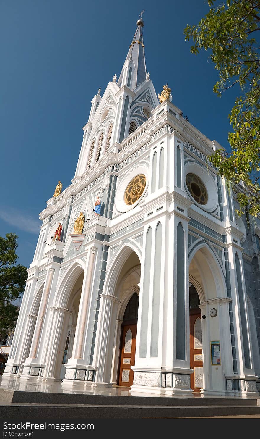 Asanawihan Maephrabangkerd(The Church of the Virgin Mary) at Bang Nok Kwaek sub-district ,Bang Khon Tee district,  Samuts Songkhram Province,Thailand. Asanawihan Maephrabangkerd(The Church of the Virgin Mary) at Bang Nok Kwaek sub-district ,Bang Khon Tee district,  Samuts Songkhram Province,Thailand