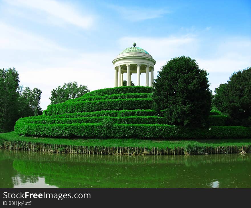 Little temple built on 1820 in Parco Querini, Vicenza, Italy. Little temple built on 1820 in Parco Querini, Vicenza, Italy