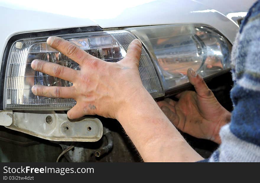 Headlight installation on the car