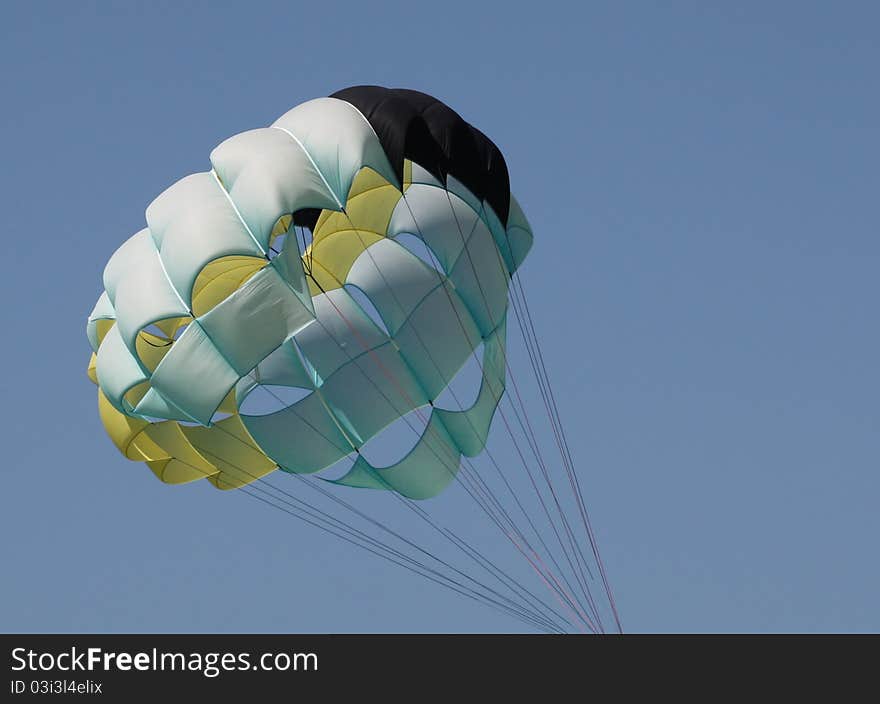 Parasailing chute