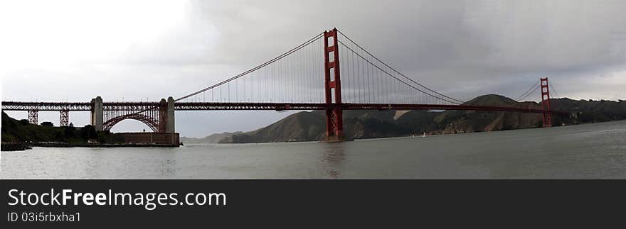 Golden Gate Bridge on a cloudy day.