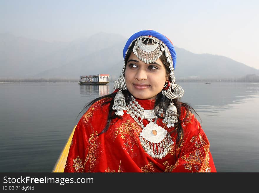 Beautiful Kashmiri Girl With Dal Lake Background