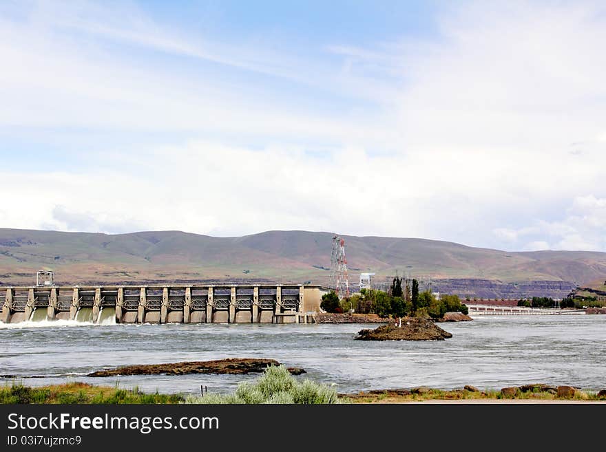 The Dalles Dam on the Columbia River in The Dalles Oregon