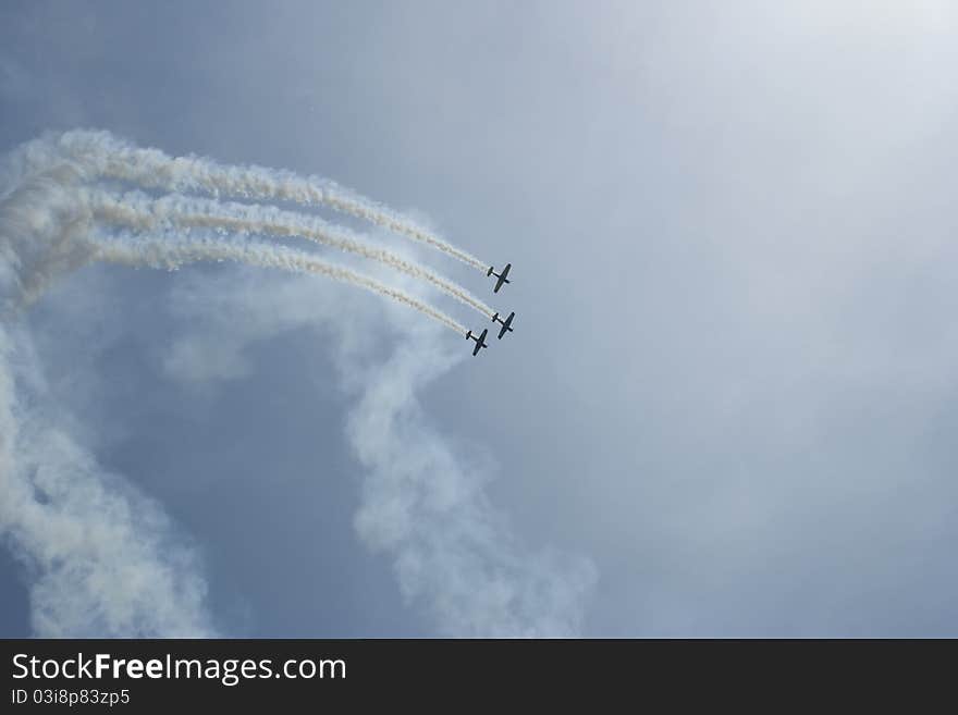 Acrobatic Flight, Raw