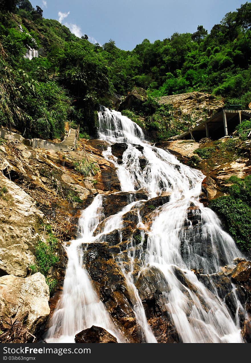 Bac Waterfall