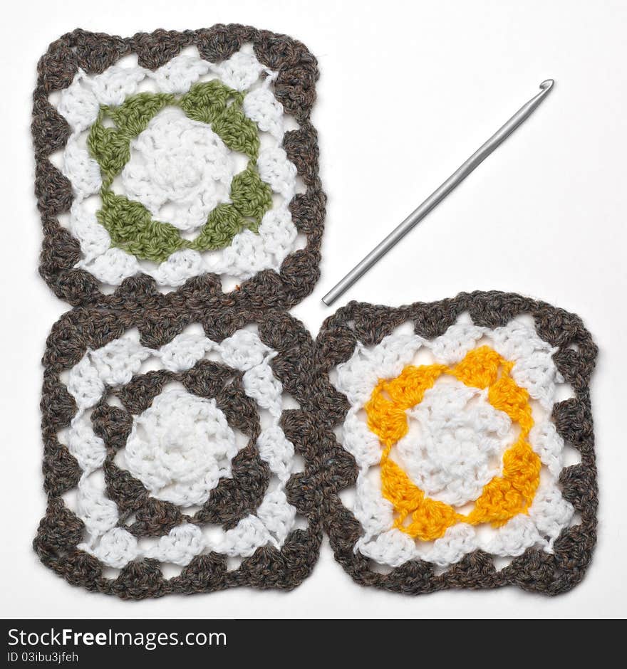 Knitted color pattern and crochet