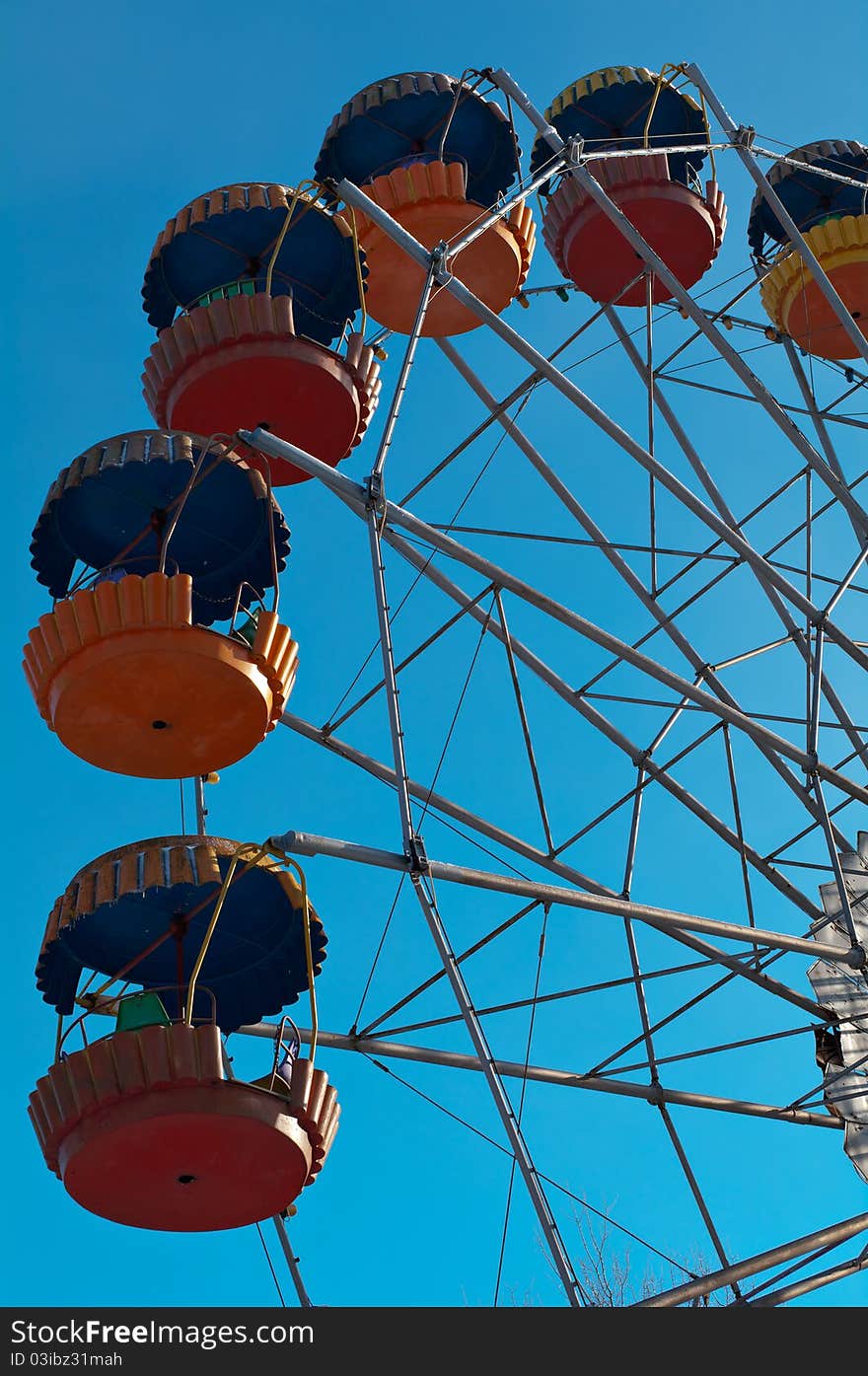 Old ferris wheel on a sunny day