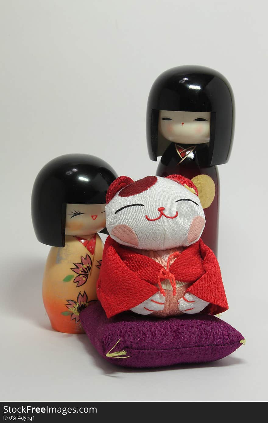 Japanese Dolls (boy And Girl) With Money Cat