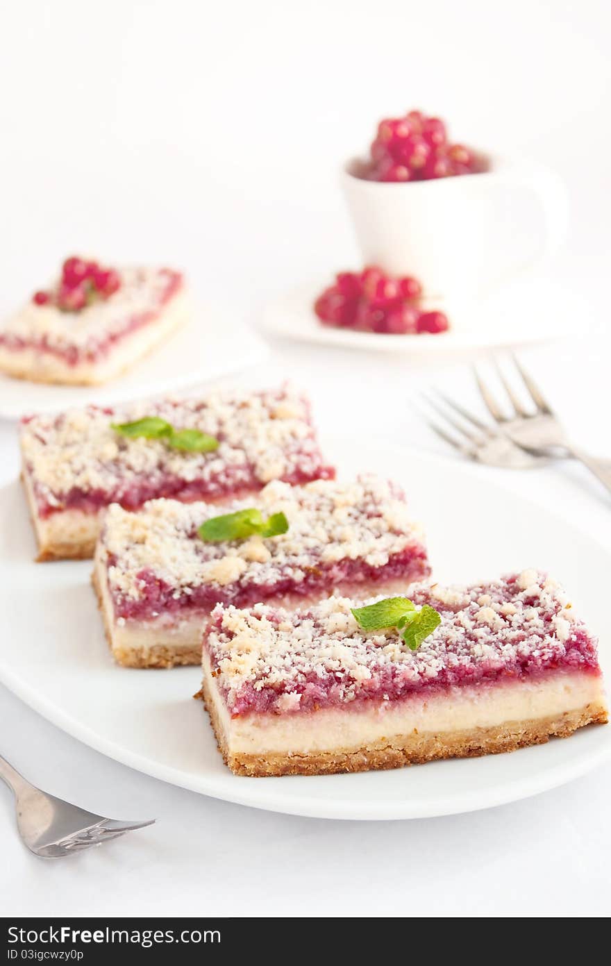 Raspberries Cheesecake Bars