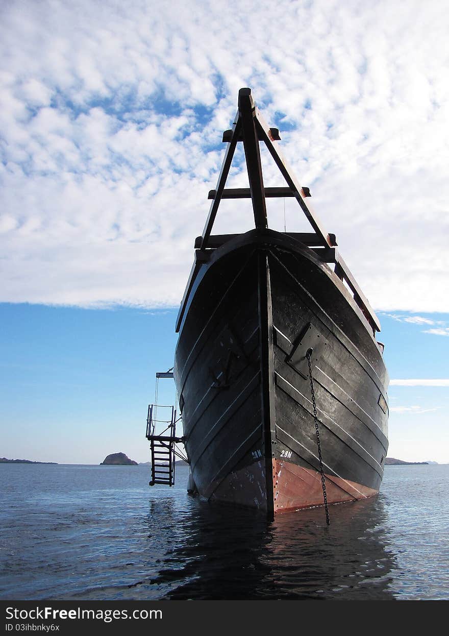 Photo of the luxury Aman I-Khan boat in the Komodo Islands, Indonesia.