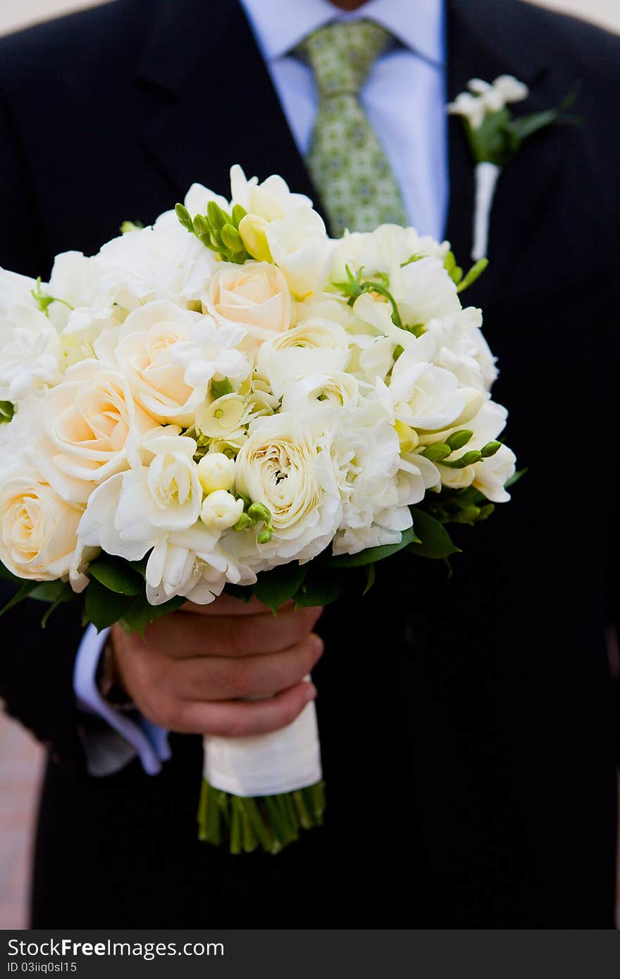 A close up of a bride's bouquet