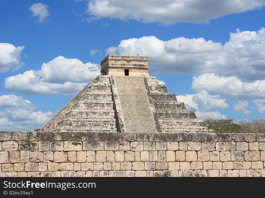 Mayan Pyramid in Chitchen Itza