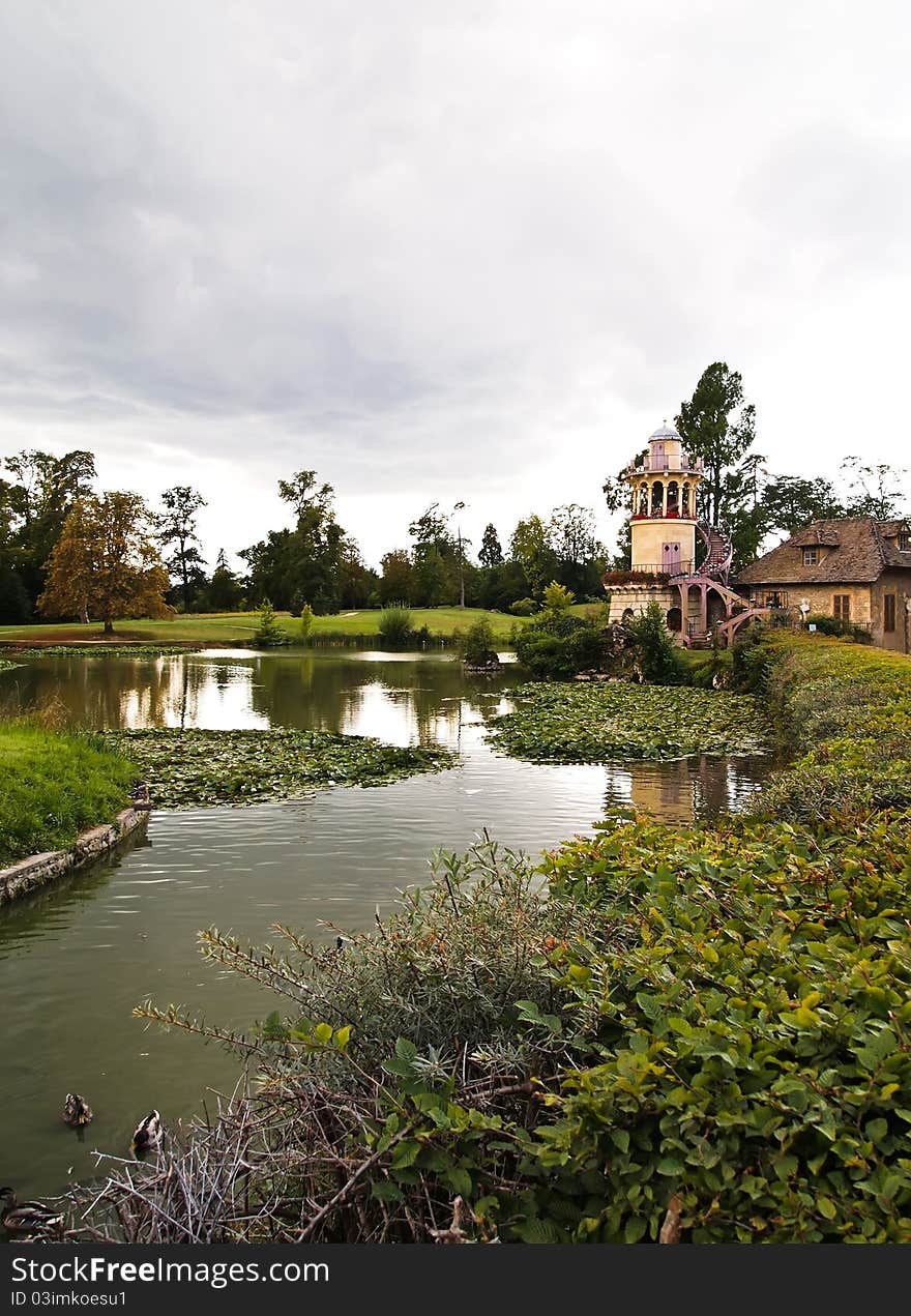 The Marlborough Tower & lake Marie-Antoinette s