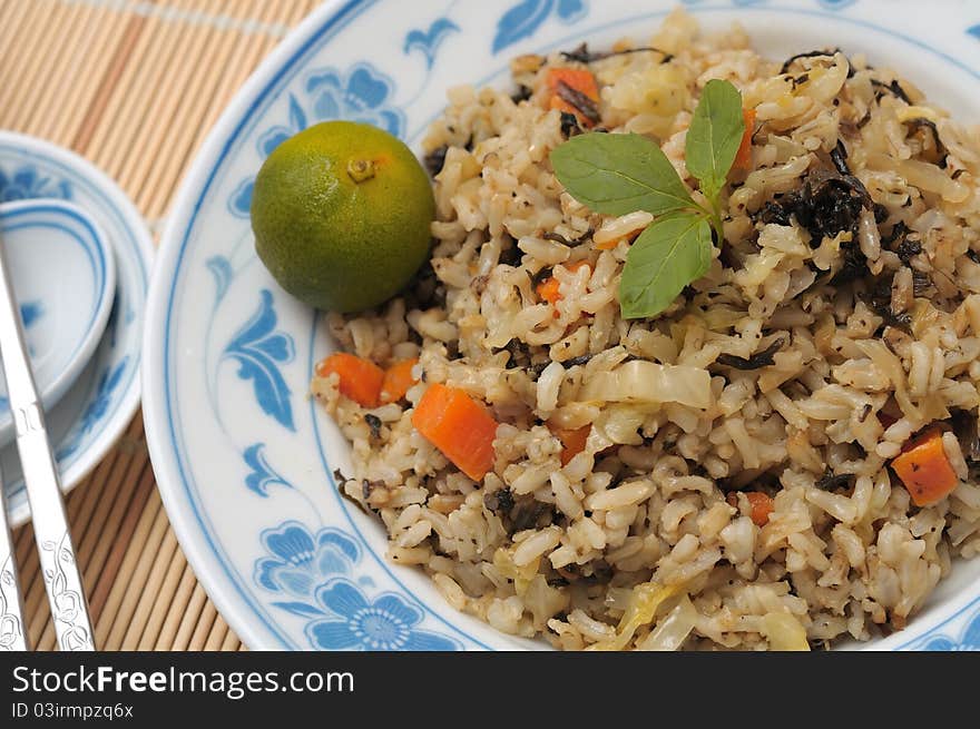 Fried rice with lime