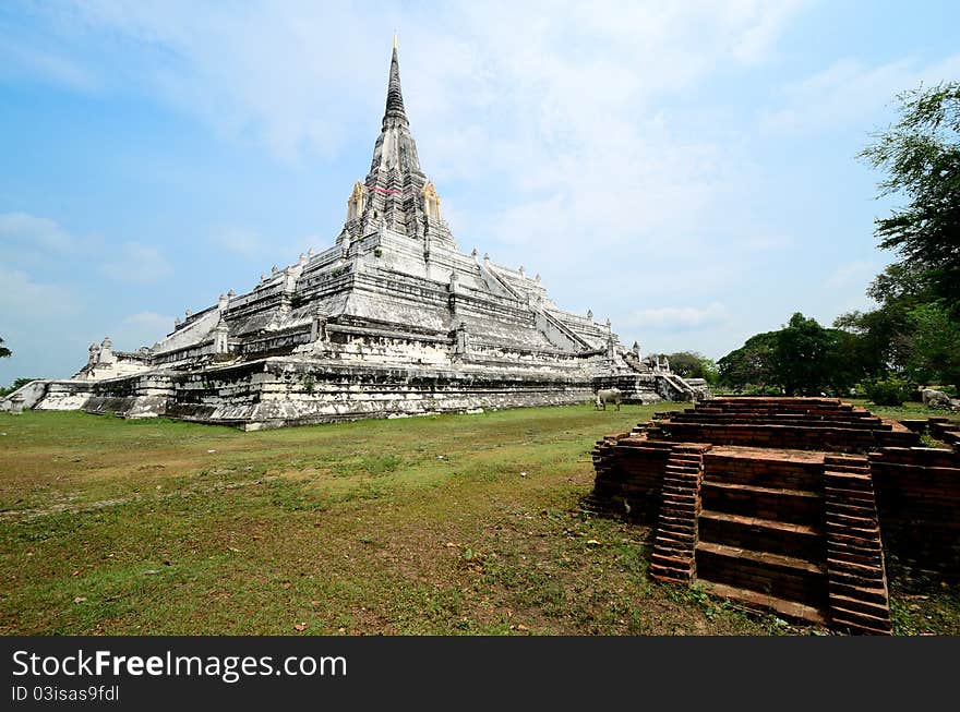 Pagoda Of Wat Phukhaothong Temple.