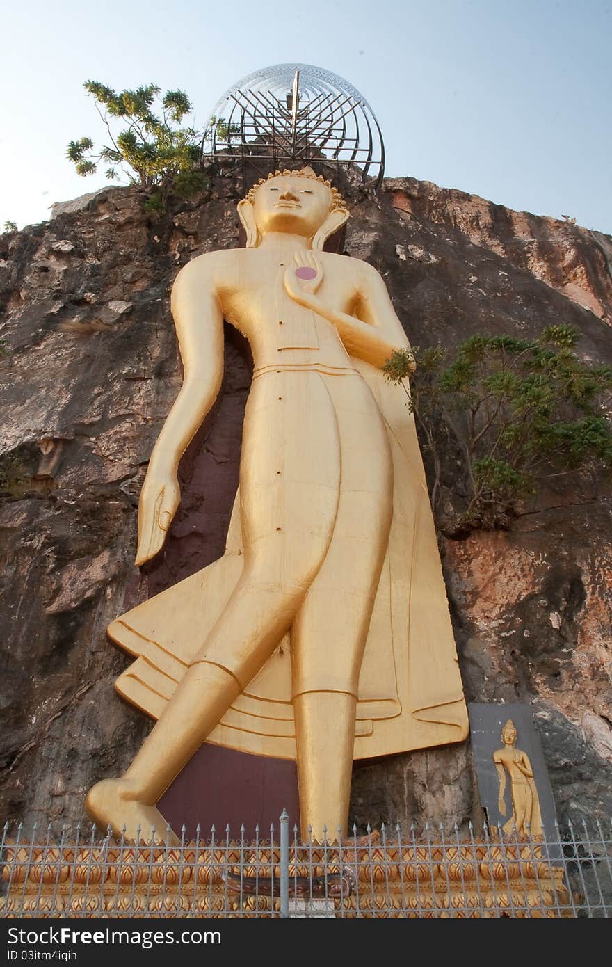 Buddha statue Camp style ,His style is moving (walking).