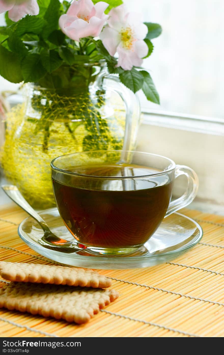 Tea with dog-rose blossom