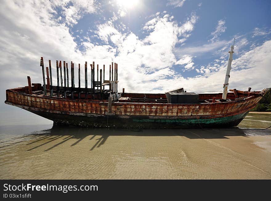 Wrack ship