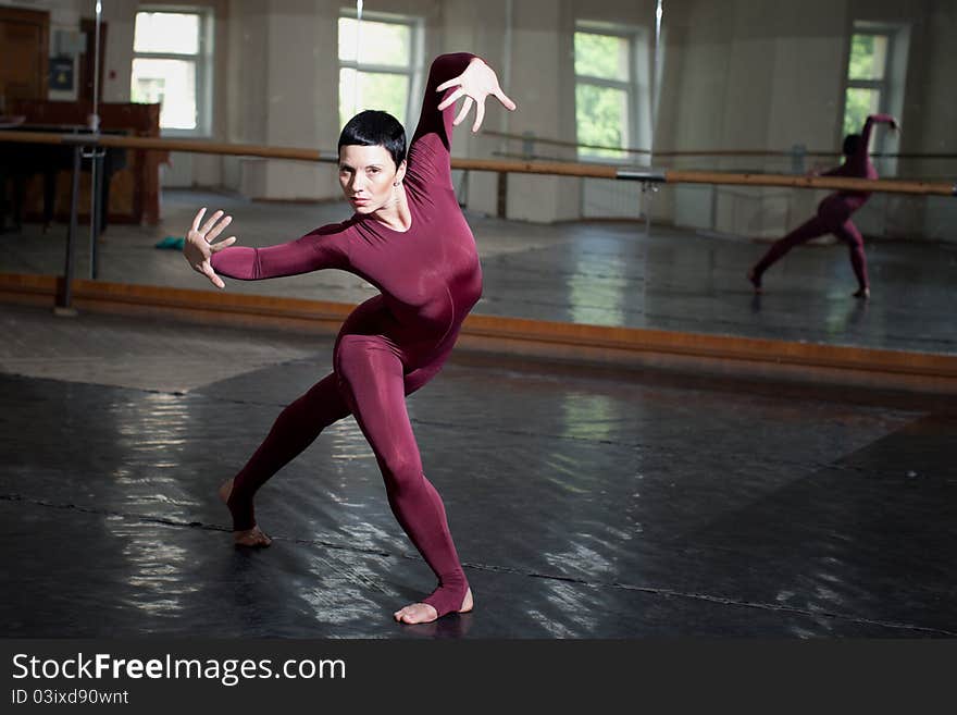 Training  Modern Ballerina