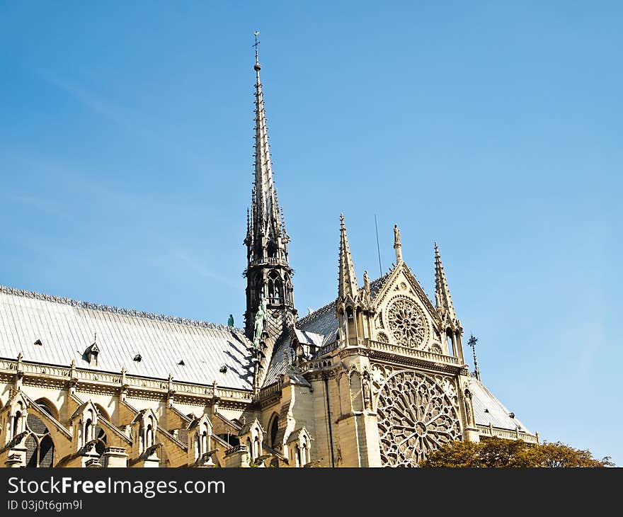 Notre Dame with blue sky in Paris (Horizontal)