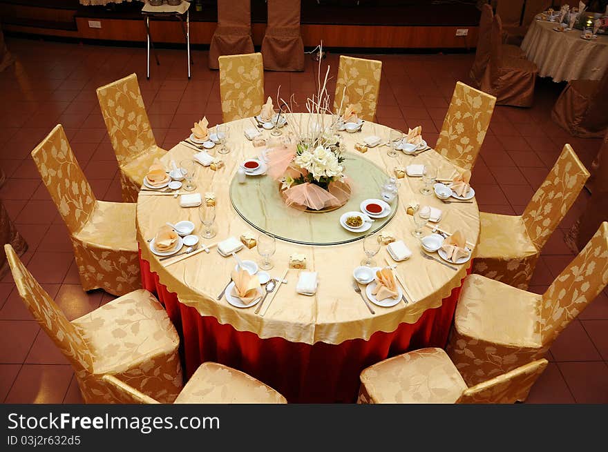 Table setting before a wedding