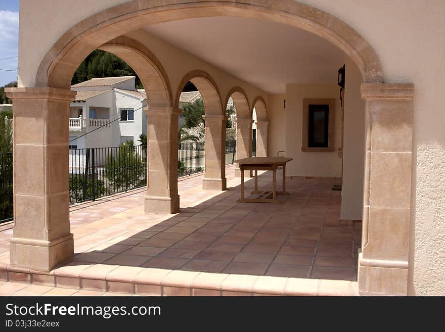 Outdoor view of a house in Spain