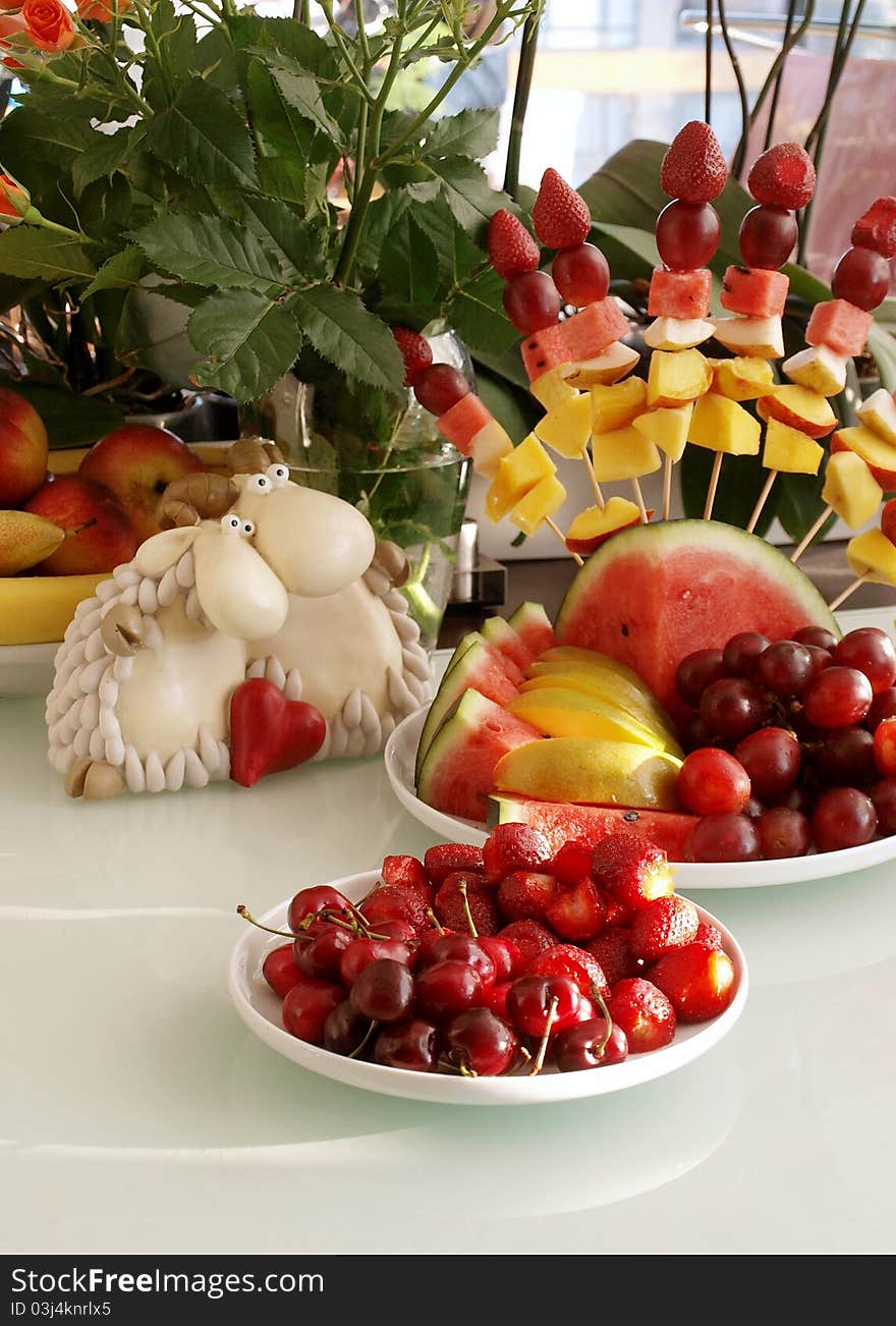 Delicious fresh fruit salad served in bowl as dessert