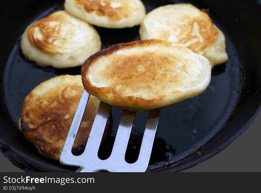 To prepare fritters.