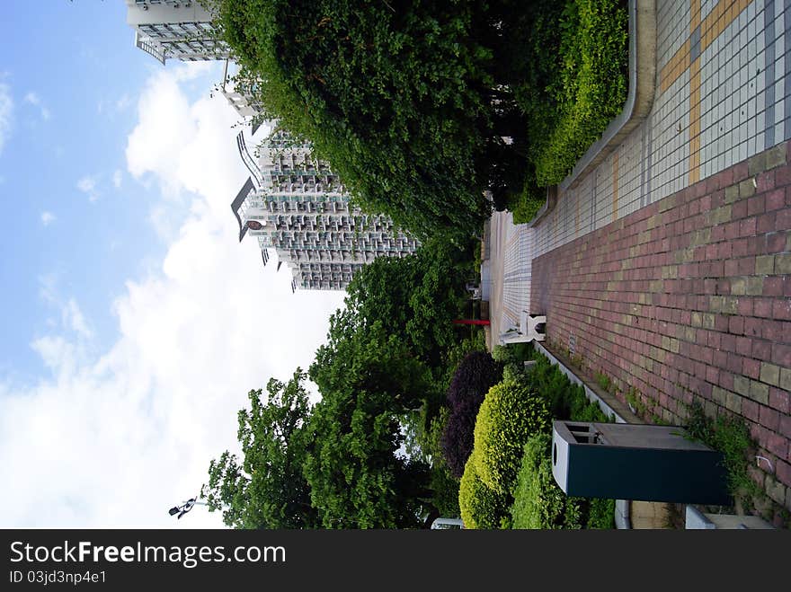 Garden, the garden near my home. I often walk in there. The green plant, the air is fresh, is a good place.