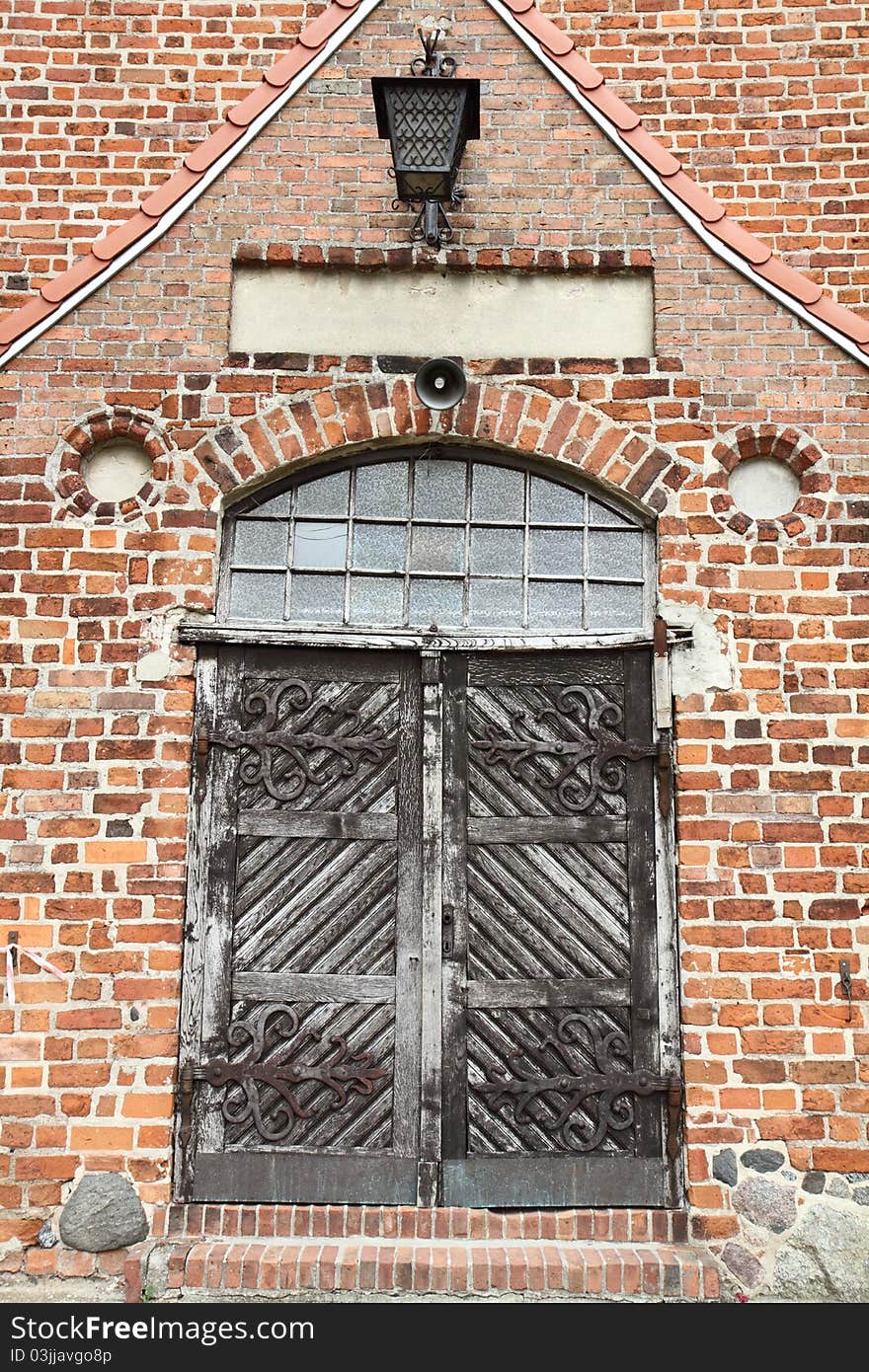 Old door to an antique buidling