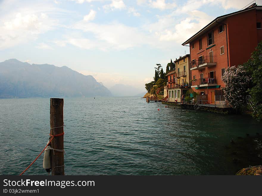 Houses with a lake garden