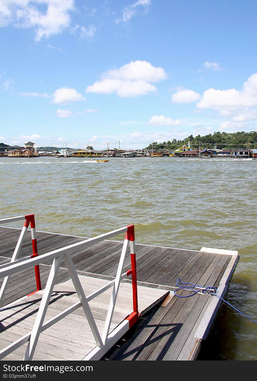 Floating landing platform, Brunei