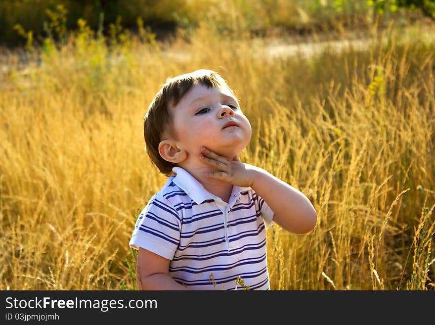 Gesture of the kid, that all have bothered it. Gesture of the kid, that all have bothered it