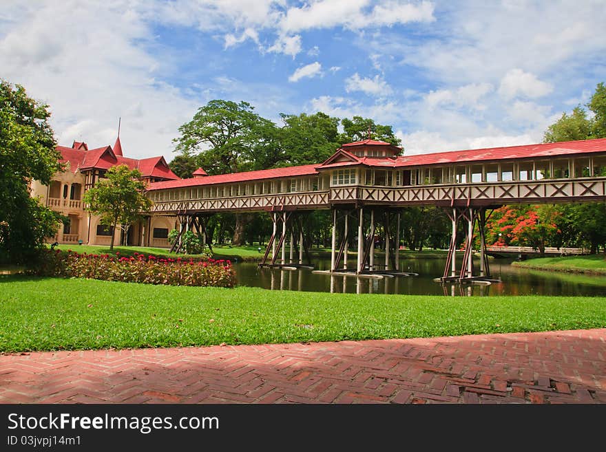 Sanam Chan Palace, built on the grounds that that is the ancient citadel of the king of the castle hill