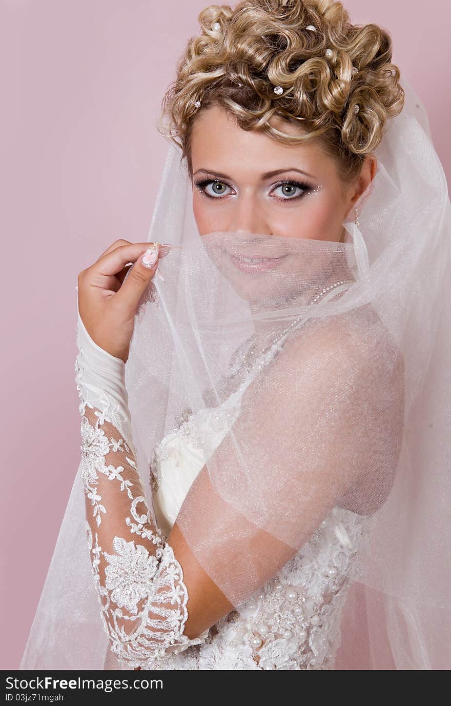 Beauty bride in white dress