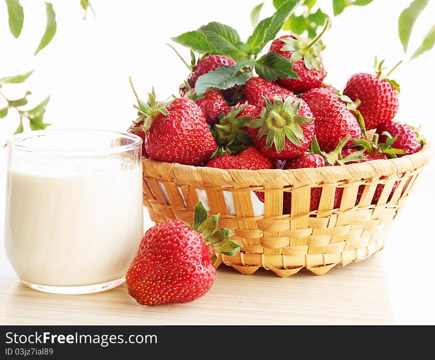 Fresh is tasty strawberries with the cream