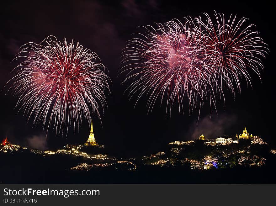 Fireworks Festival Palace / Thailand on April 1 to 10 of each year. Fireworks Festival Palace / Thailand on April 1 to 10 of each year.