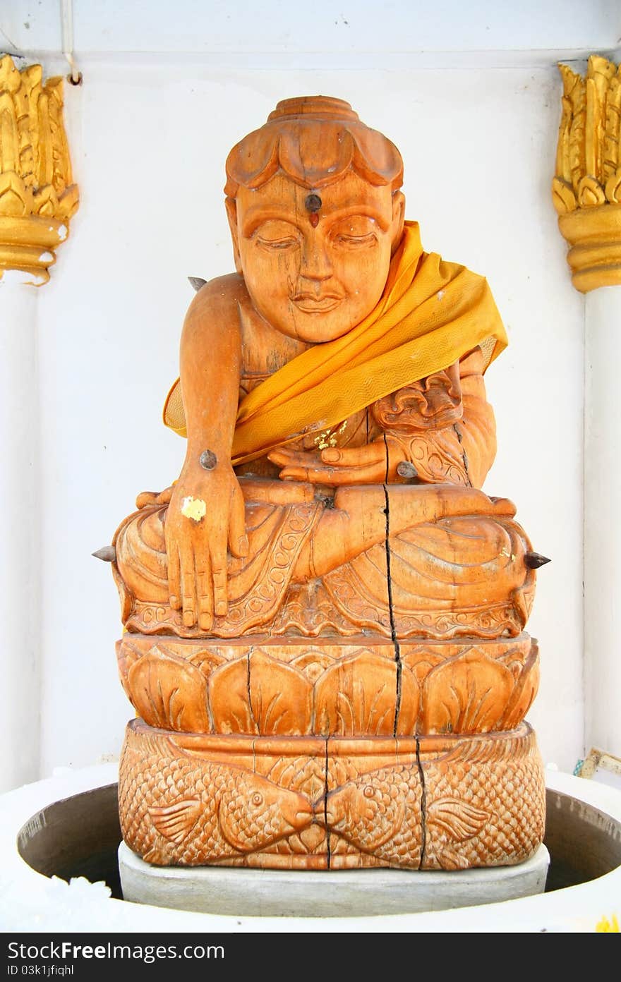 Carved wooden Buddha in Wat Pai Lom, Koh Kret