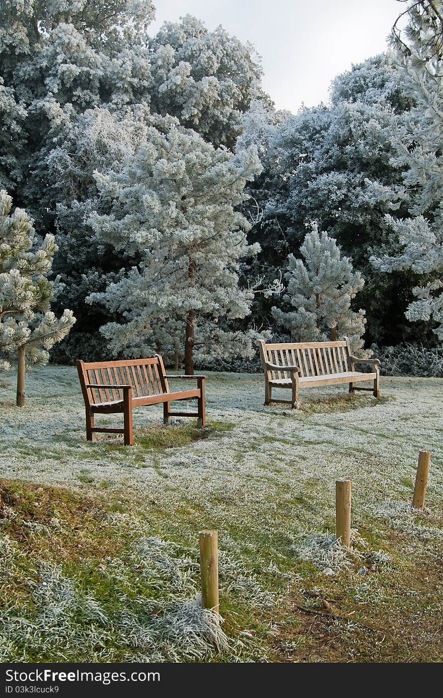 Public seats in rural England at Winter