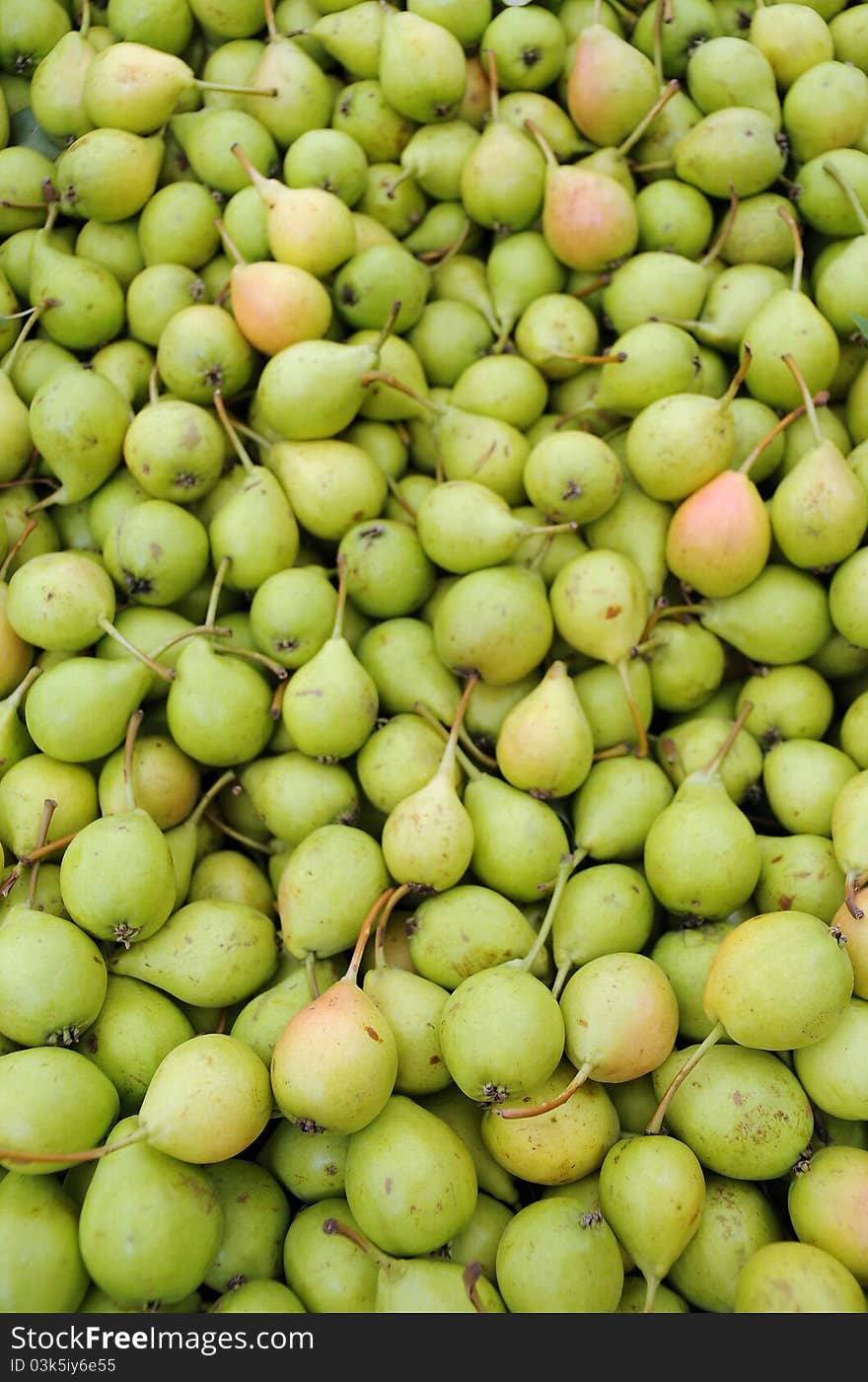 Delicious pears are in the market