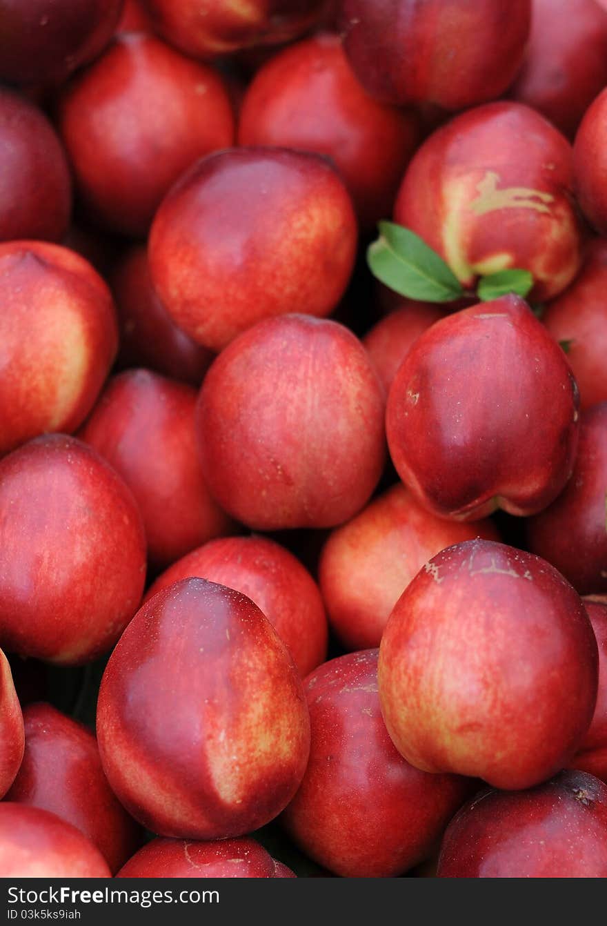 Delicious peaches are in the market