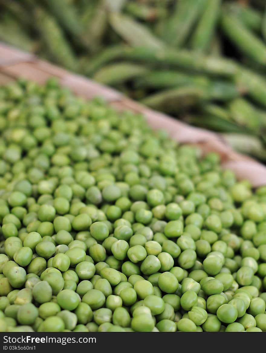 Green peas are in the market