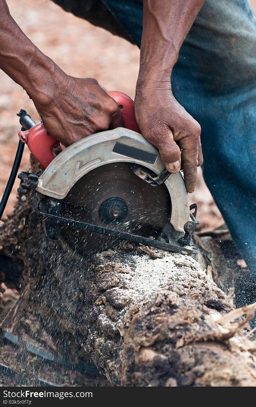 Timber cutting using electrical circular saw