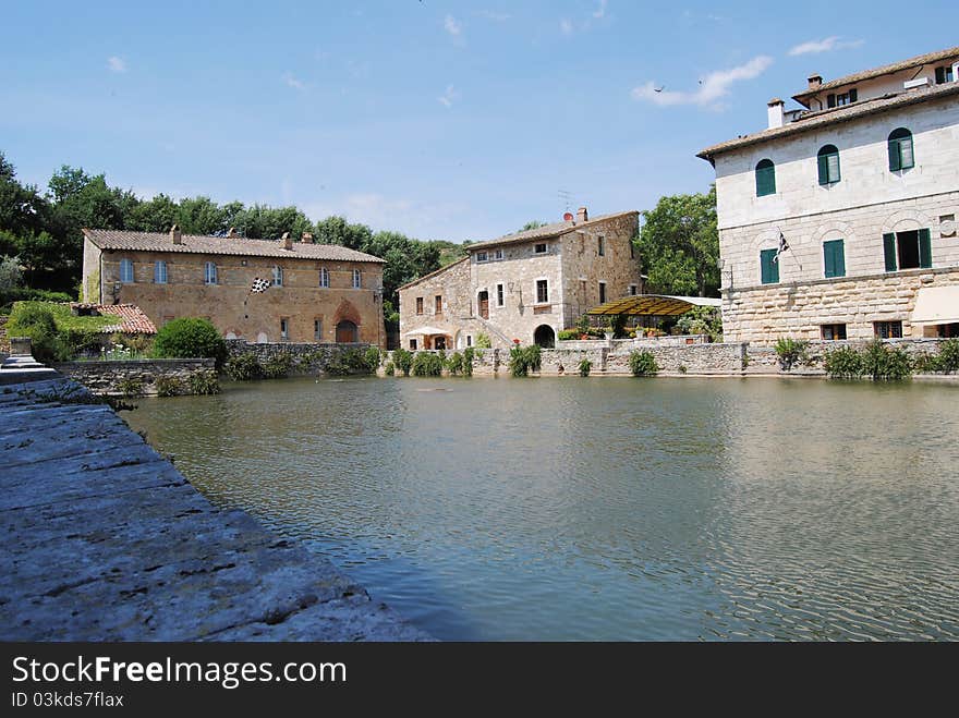 Bagno Vignoni, Visitatat Tuscan City