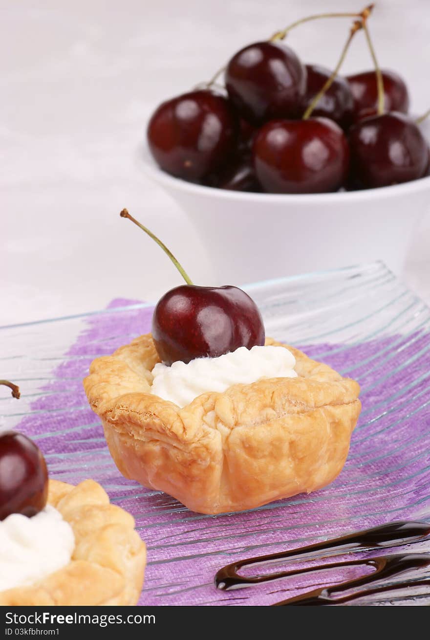 Small cherry tarts