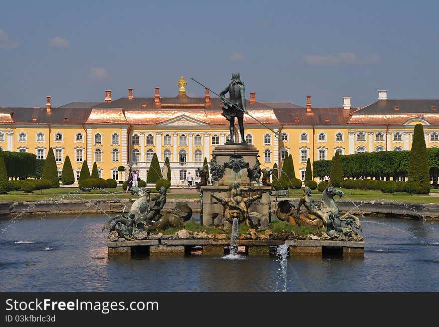 Peter the Great sumemr residence Paterhof palace and gardens in Sant Petersburg, Russia, during white nights. Peter the Great sumemr residence Paterhof palace and gardens in Sant Petersburg, Russia, during white nights