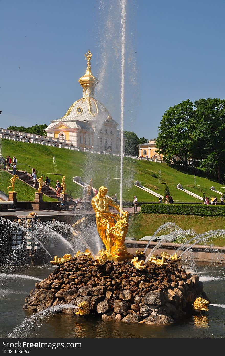 Peter the Great summer residence Peterhof palace, gardens and fountains in Sankt Petersburg, Russia, during white nights period. Peter the Great summer residence Peterhof palace, gardens and fountains in Sankt Petersburg, Russia, during white nights period