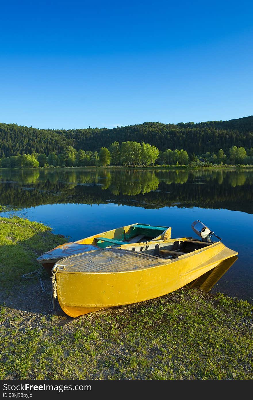 Couple of boats at the river bank