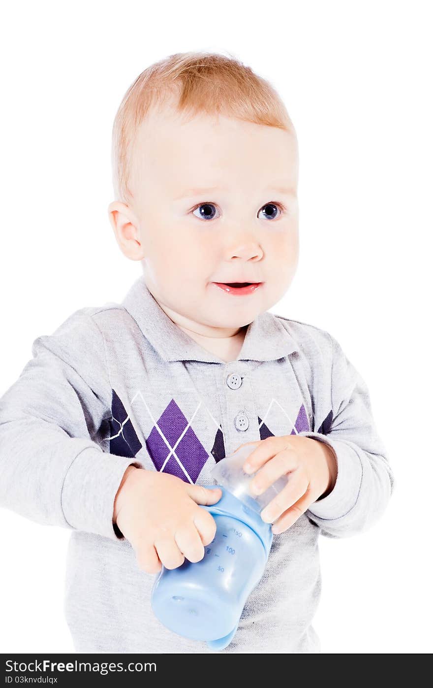 Foto-little boy drinks water