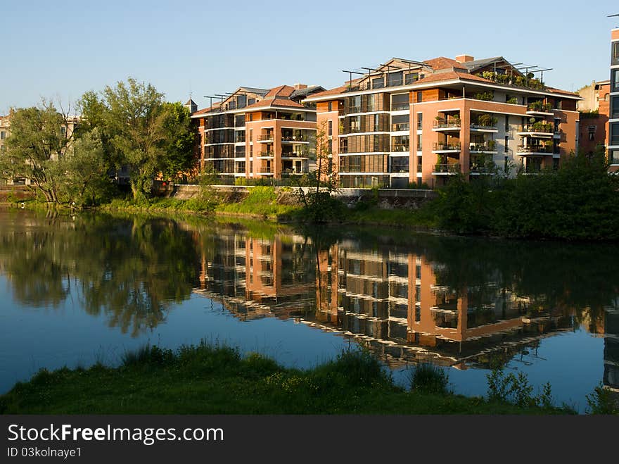 Boarding House By The Riverside Of Ganal Midi (Lan